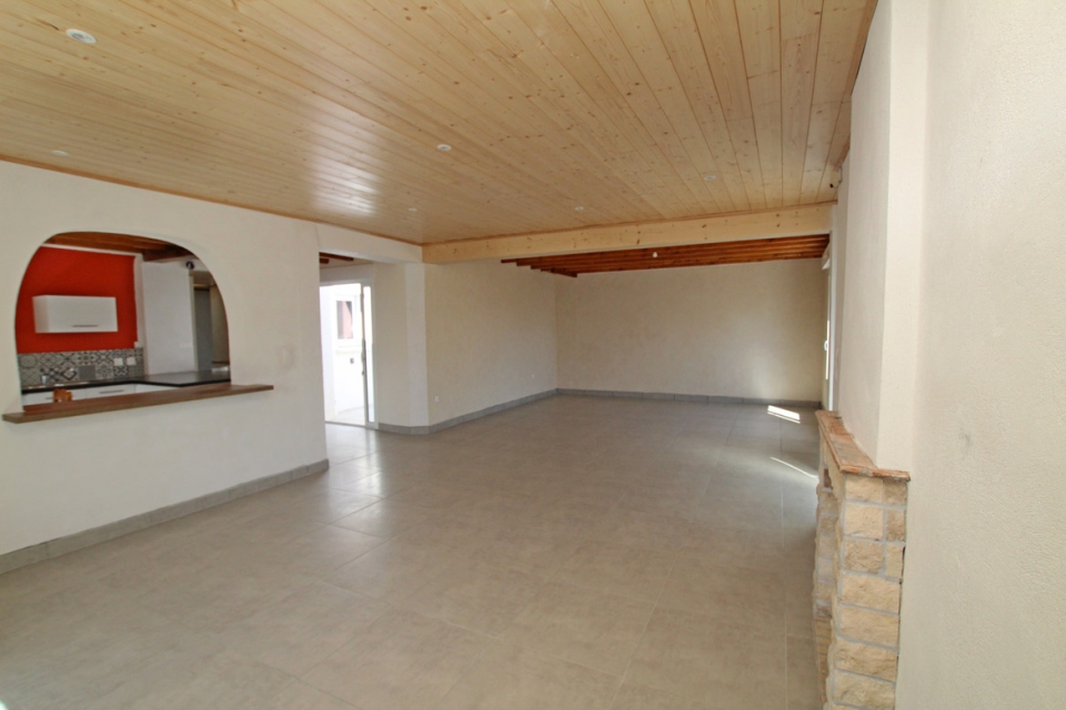 Aum-VR-25-salle-Angle-cheminee-IMG_1691_fm_1170w
